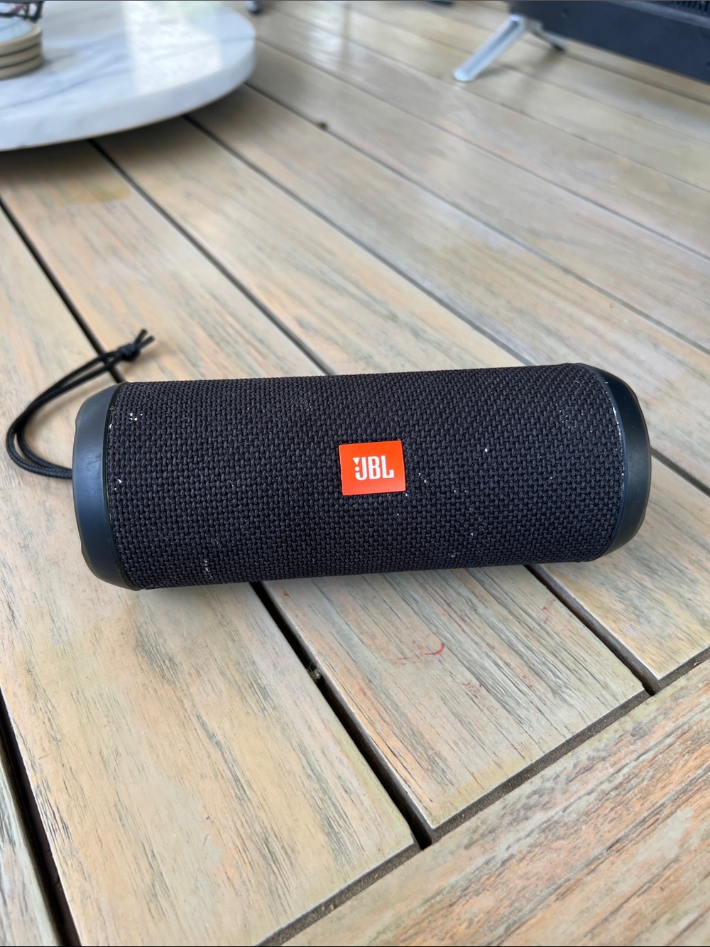 JBL Flip 3 Black Portable Bluetooth Speaker, used, good condition